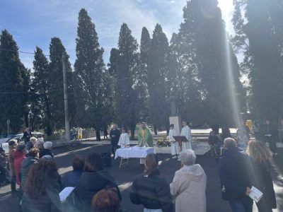 Parrocchia Madonna del pozzo: pellegrinaggio al cimitero