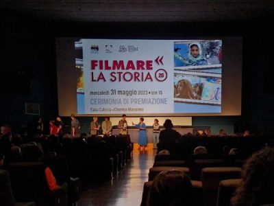 FILMARE LA STORIA: La scuola media di Ostuni a Torino